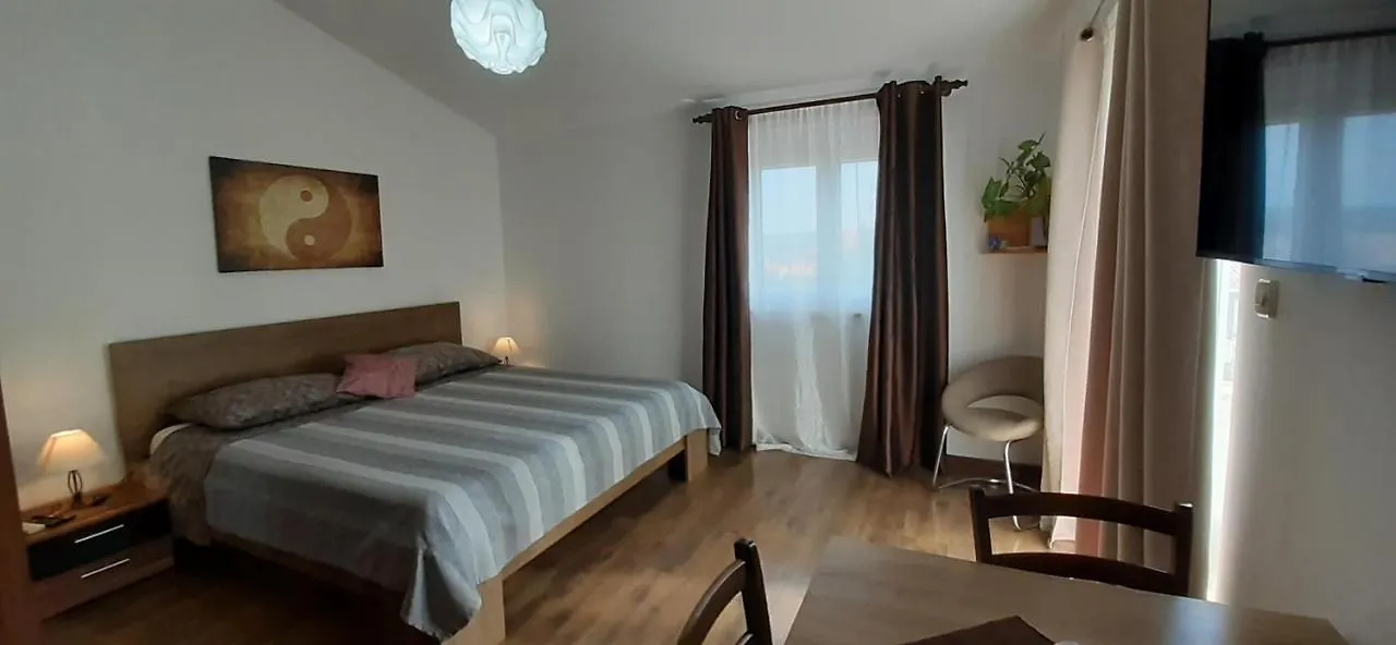 Apartments Alto location